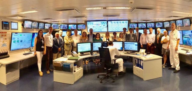 El presidente de ASIMA, Francisco Martorell Esteban y el director de ASIMA, Alejandro Sáenz de San Pedro, visitan el crucero más grande del mundo de la empresa Royal Caribbean, el 'Symphony of the Seas', un 25% más sostenible medioambientalmente.