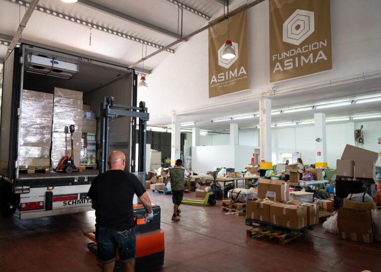 ASIMA envía un tráiler con productos para los afectados de la DANA de Valencia